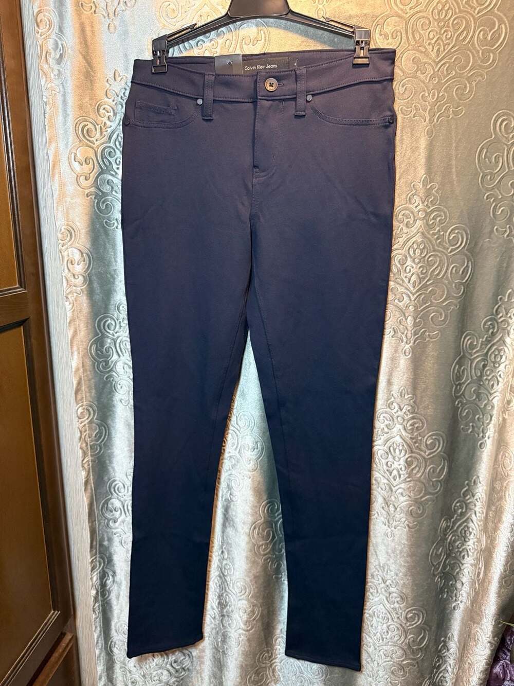 Calvin Klein Jeans Women's Size 4 Skinny Pants